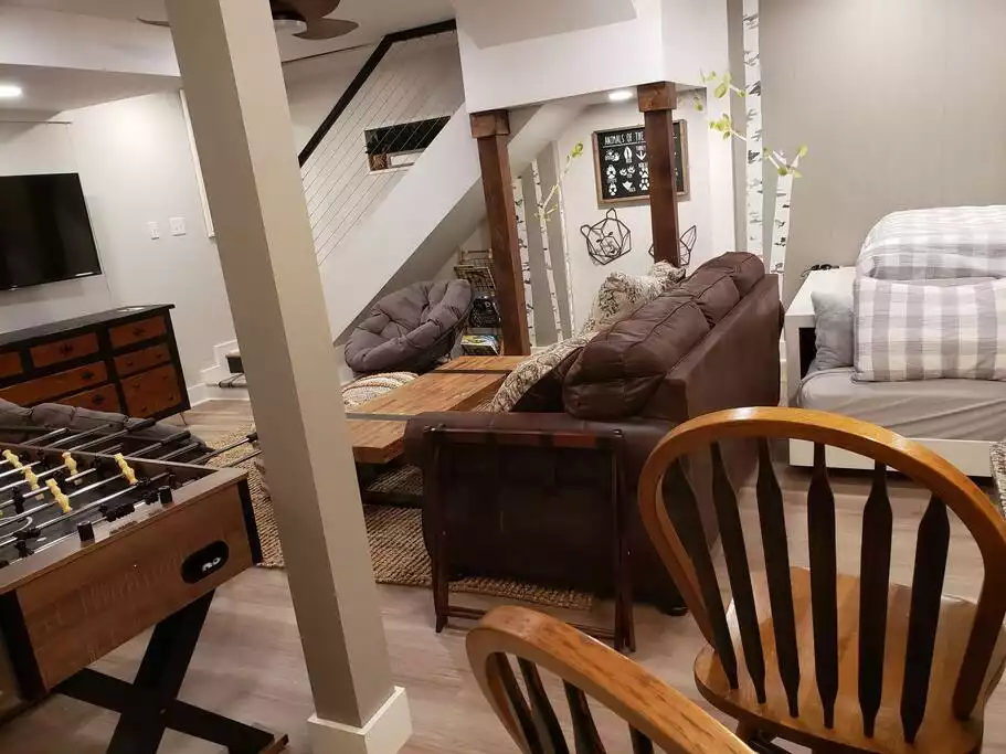 Downstairs living space Downstairs living space - Selah Way Cottage*10mins UT*2kitchen hottub*arcade - Knoxville