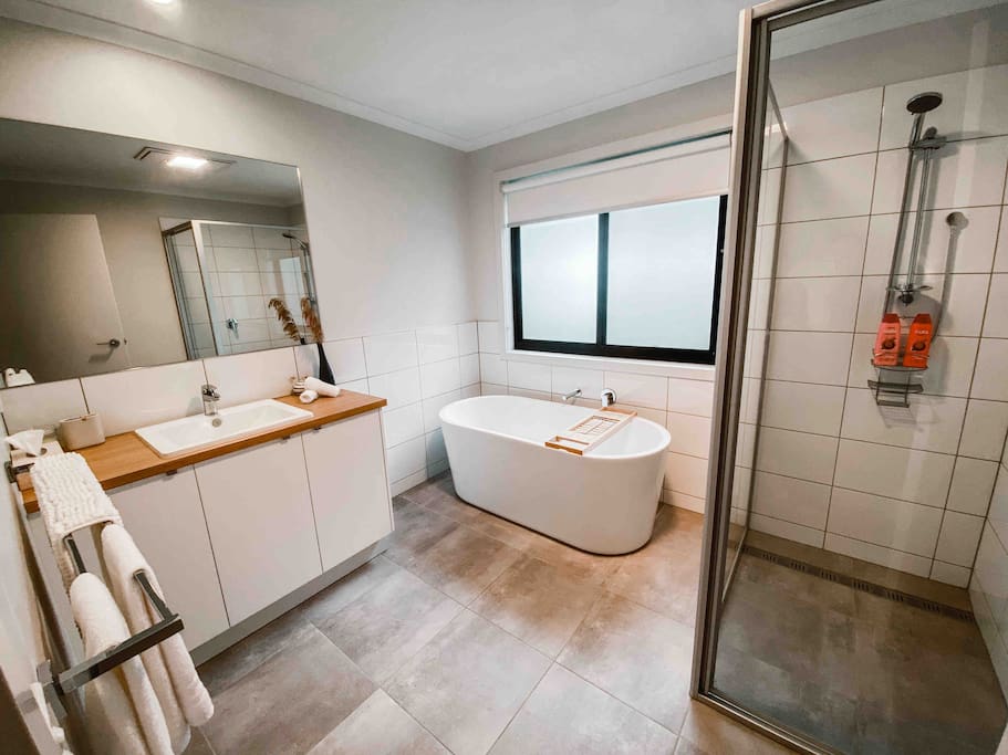 Downstairs family bathroom with deep free-standing bath. A baby bath and change table is also supplied if required. 

Environmentally sustainable Zero Co body products supplied (shampoo, conditioner, handwash, bodywash and body lotion)