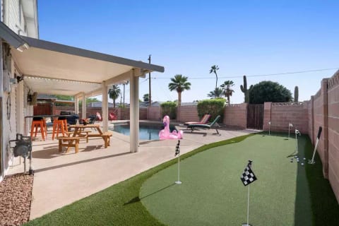 Desert Paradise | w/ 2 masters, pool, & golf