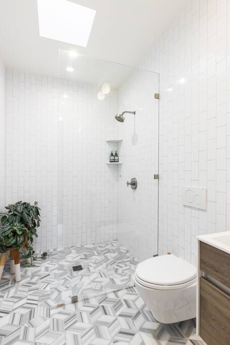 Heated marble floor bathroom