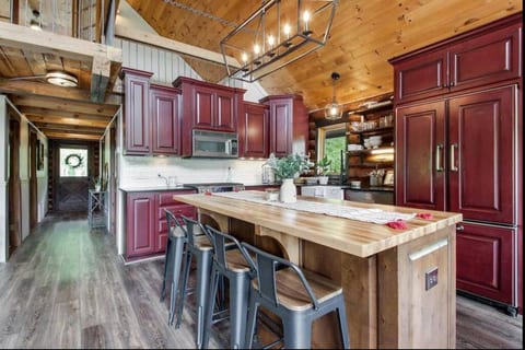 Hayward WI log cabin retreat, ATV, snowmobile, ski