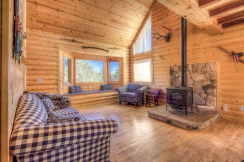 Stunning 360° Views - Hiker's Paradise!