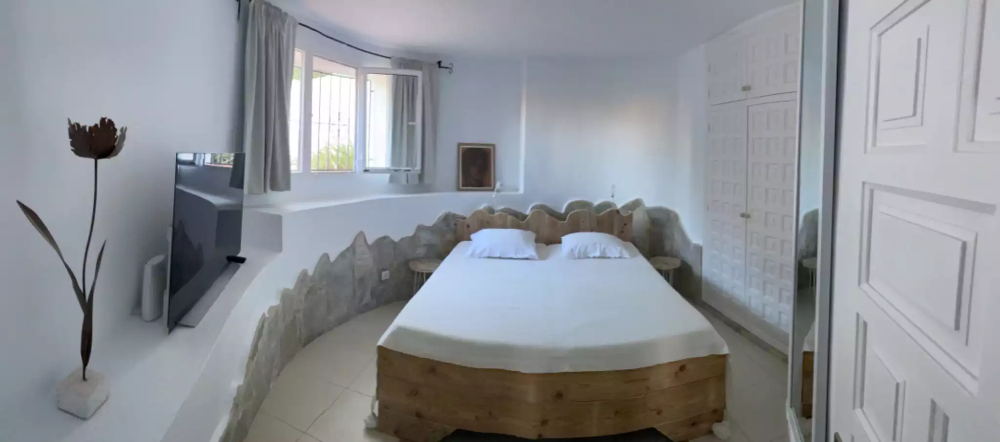 Pool Apartment bedroom