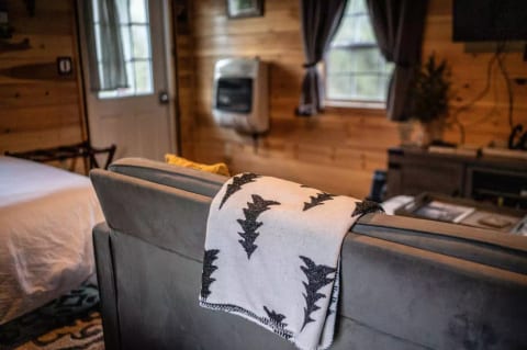 Deer Path Cabin - A Tiny Off Grid Cabin