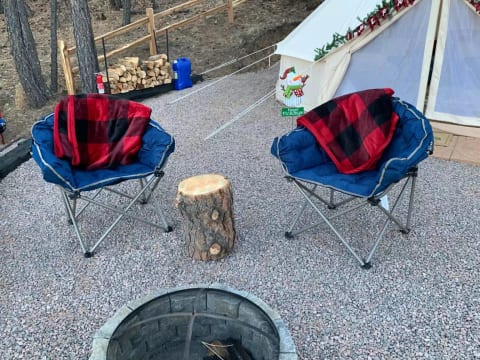 Peaceful Peaks Glamping 19ft Tent