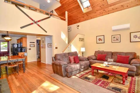 Main floor living area - open floor plan and independent heat/ac allows for fine-tuning your comfort.