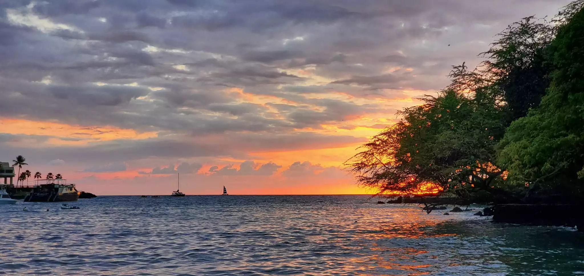 A beautiful sunset on Keauhou Bay. A beautiful park and boat launches nearby. - Relaxing & Well Appointed Kona HI Getaway w/ AC - Kona