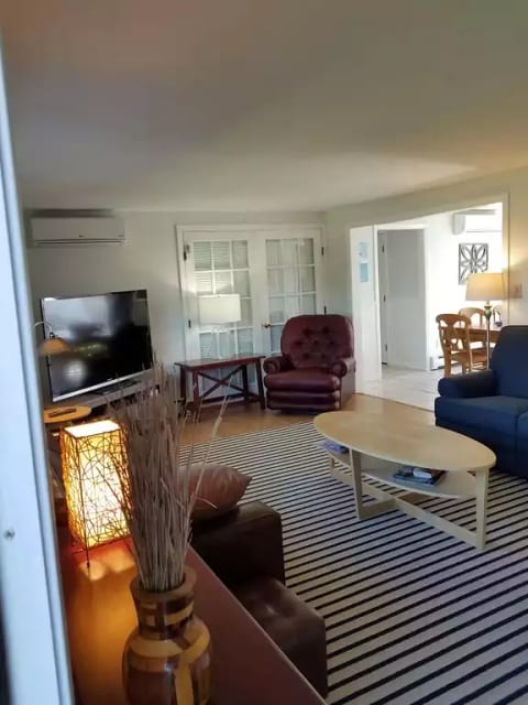 Great Home, Free Beach Parking, Wife Will Love IT!