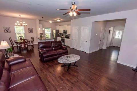 NEW 3 KING bed House Amazing Location near TopGolf