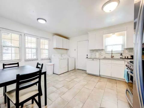 Kitchen with Dishwasher and Laundry Washer/Dryer in unit