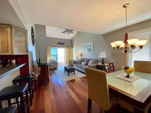 Bright & Spacious living area.