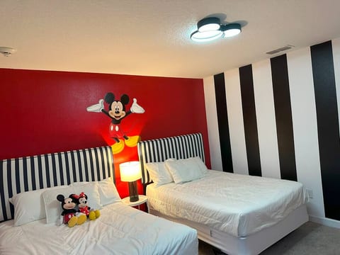 33 Disney Villa  GameRoom  Movie Theater  Pool