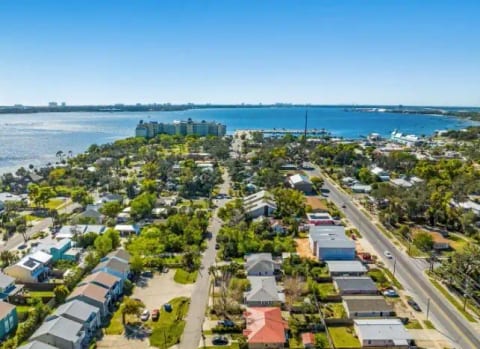 Walk to the bay in two directions! The St. Andrews Marina is due west, and Oaks by the Bay Park is slightly southwest--both just blocks away.
