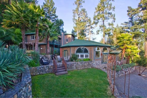 Adventure Alexander Valley Lodge w/ Pool & Hot tub