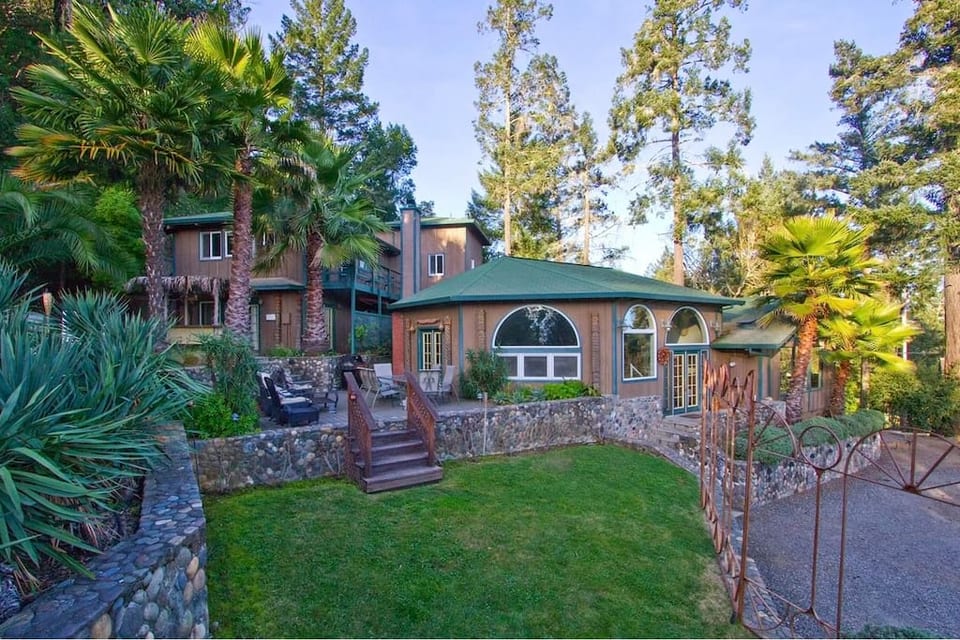 Adventure Alexander Valley Lodge w/ Pool & Hot tub - Geyserville