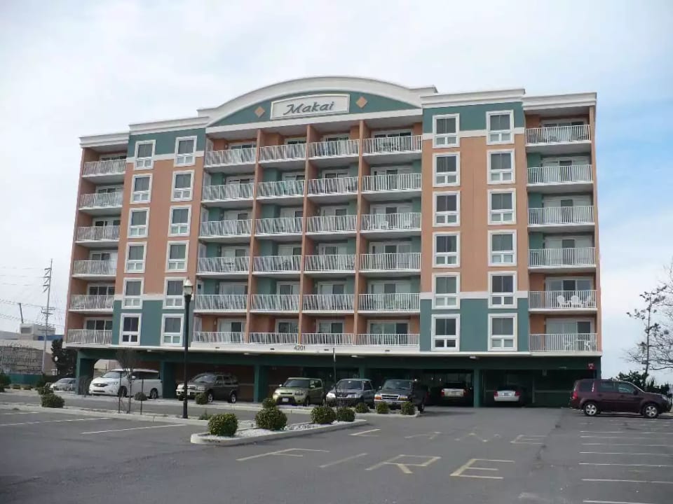 Makai Condominiums 