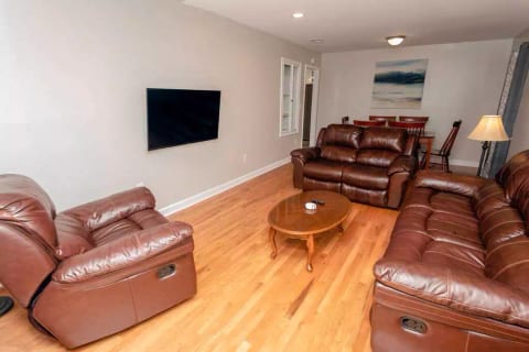 Comfortable Leather Couches and 4K Smart TV