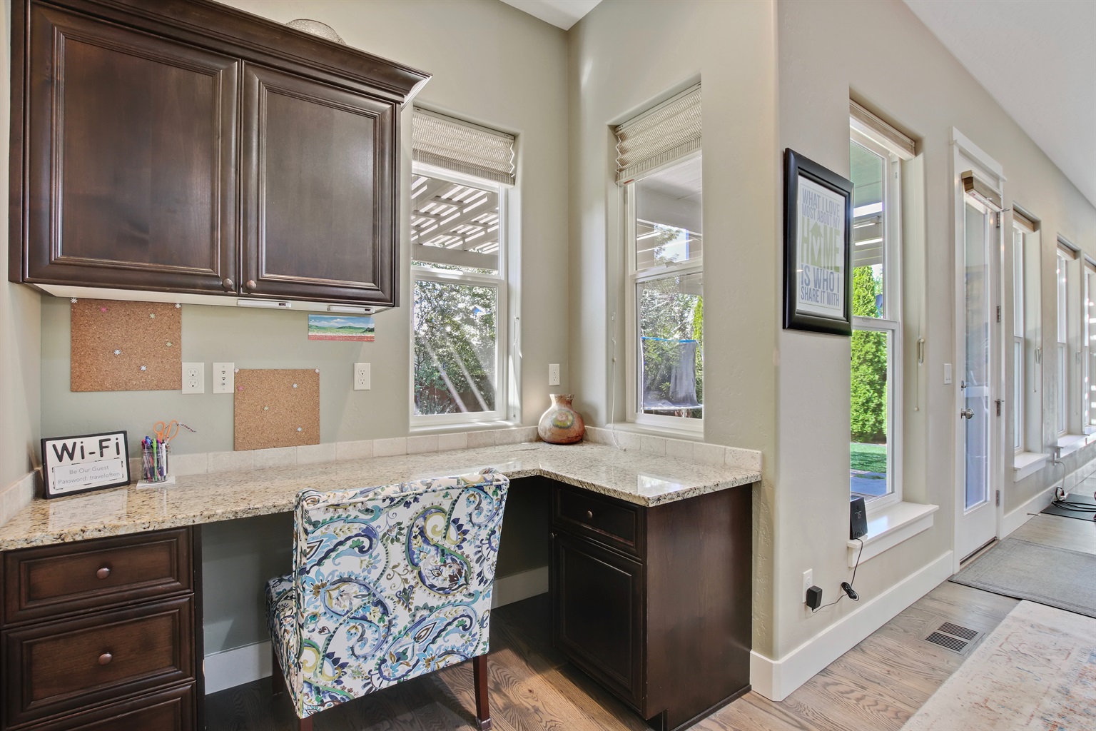 large-modern-5-bedroom-custom-home-centrally-located-in-meridian/