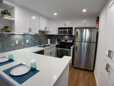 Magic Mouse Vacation Rentals- Townhouse #1 Anaheim