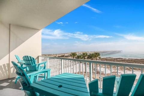 2ndFL OceanFrontFreeChairsUmbrellaHeatedPoolArcade