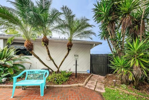 Chris and Sarah’s Palm Harbor, FL Beach Getaway!