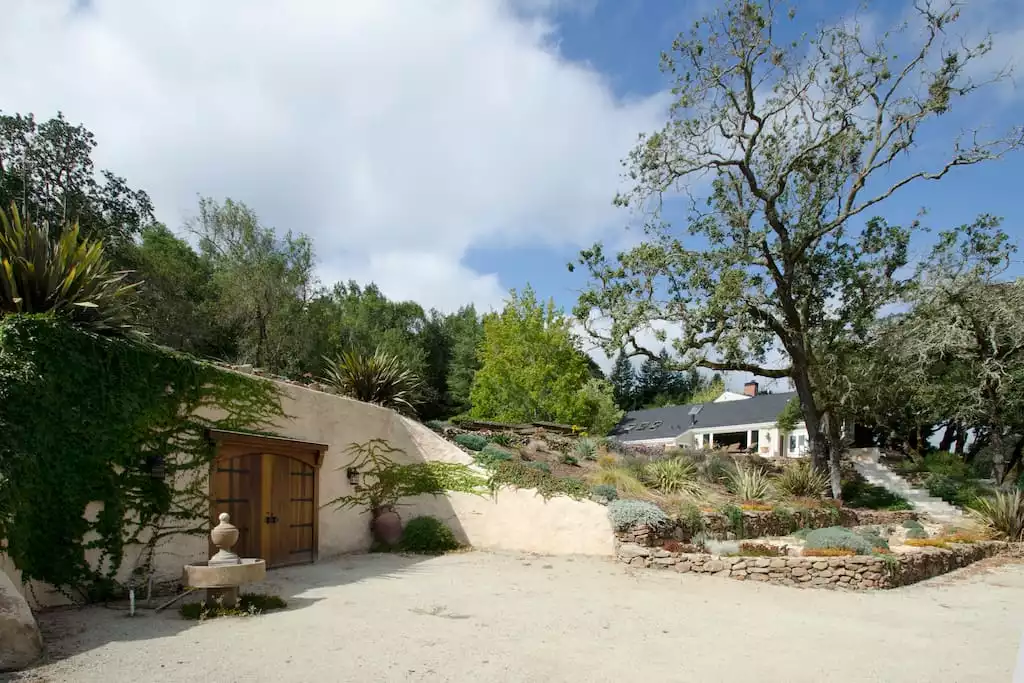 Wine Cave Wine Cave - 33 Acre Wine Estate,Lake,Waterslide - Glen Ellen