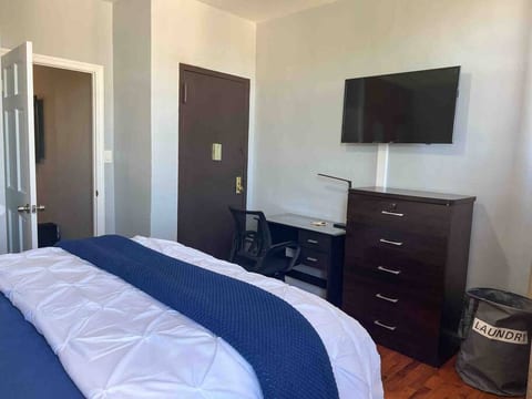 THE LINCOLN SUITES BROOKLYN - 590