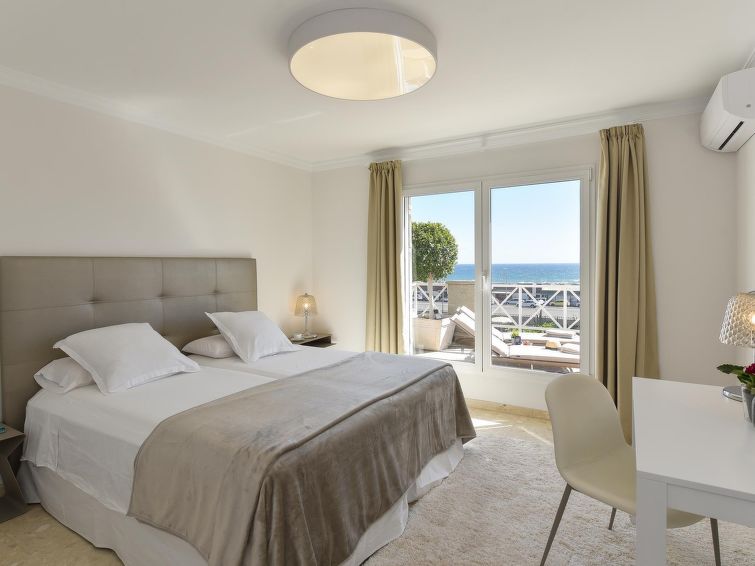 chalet-santa-ana-19/