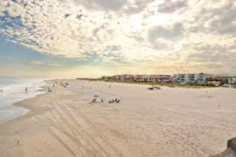 Pier Walk B ~ Ocean & Pier Views~South Beach 8p