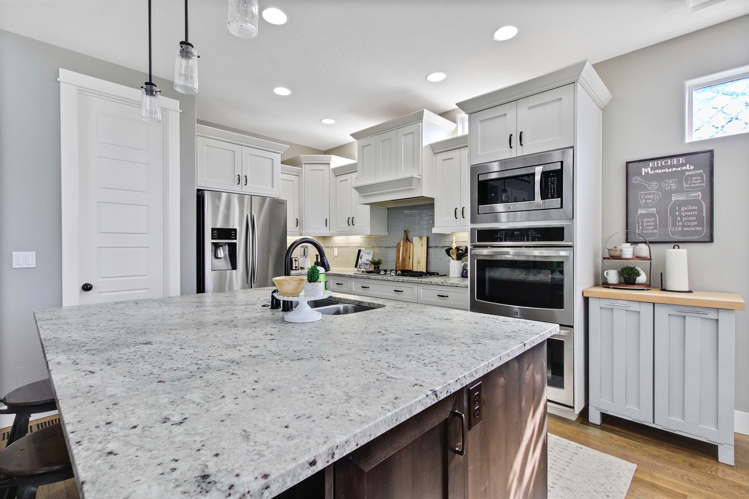 large-modern-6-bedroom-farmhouse-with-custom-theater-in-meridian/