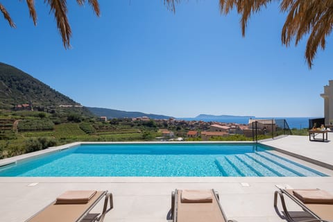 Luxury Villa Envivo Komiža with pool and pro gym