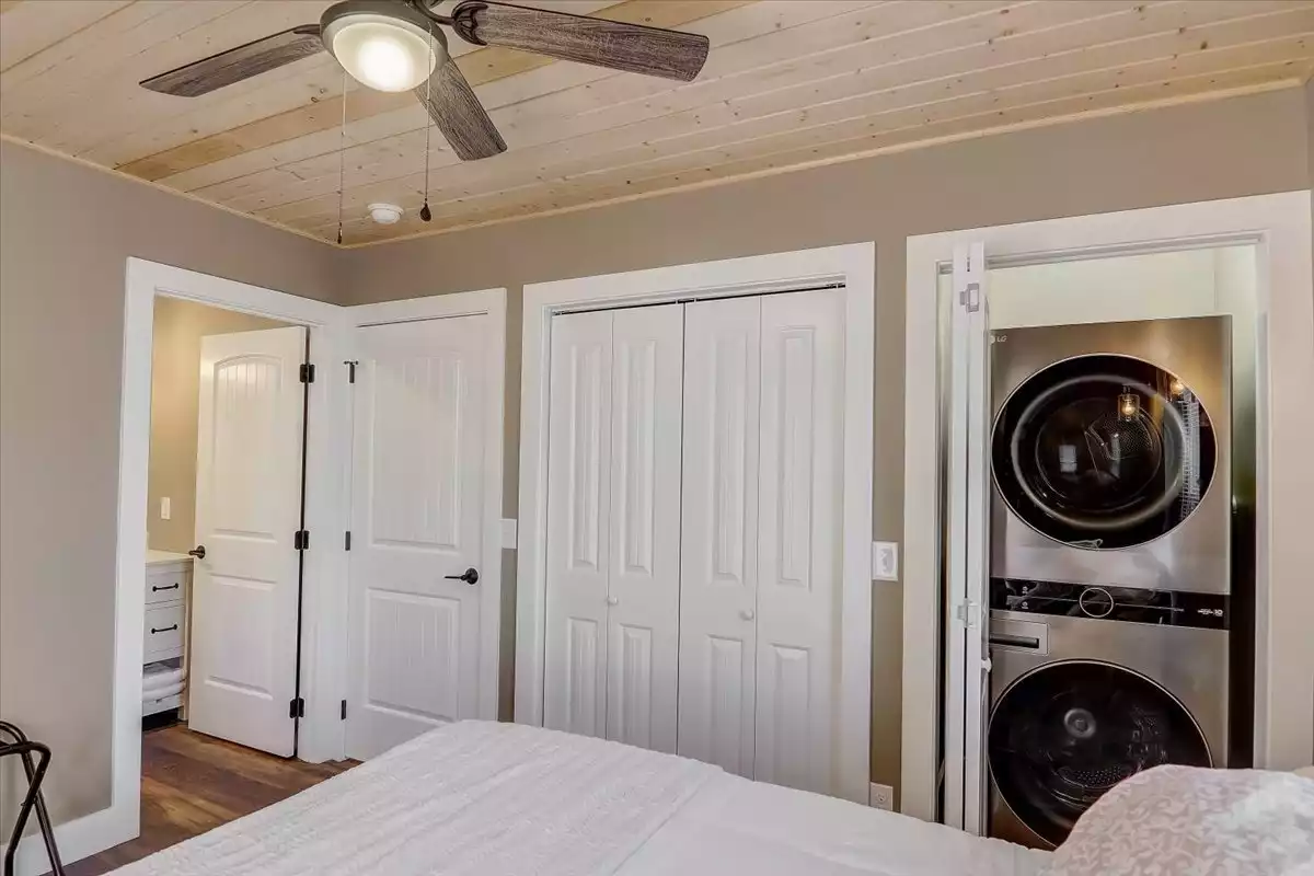 Washer/dryer in the Primary Bedroom closet. - Whee Retreat - Sylva