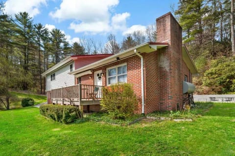 3 Mile Mountain House