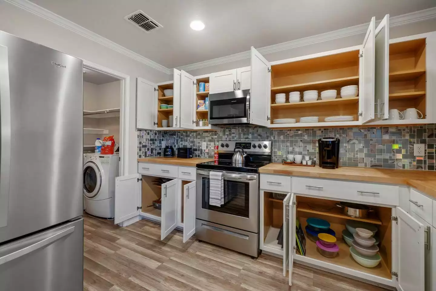 Didn't bring enough laundry? We've got you covered so you can refresh and do a load during your stay. Didn't bring enough laundry? We've got you covered so you can refresh and do a load during your stay. - The Coastal Breeze - Keller