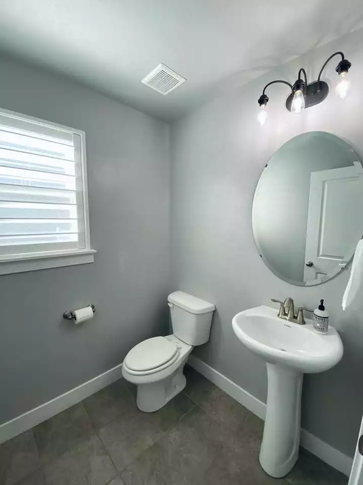 new-beautiful-saratoga-springs-home-with-huge-yard/