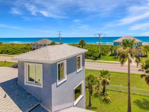 Luxury Ocean Blue beach house- 3 bed room