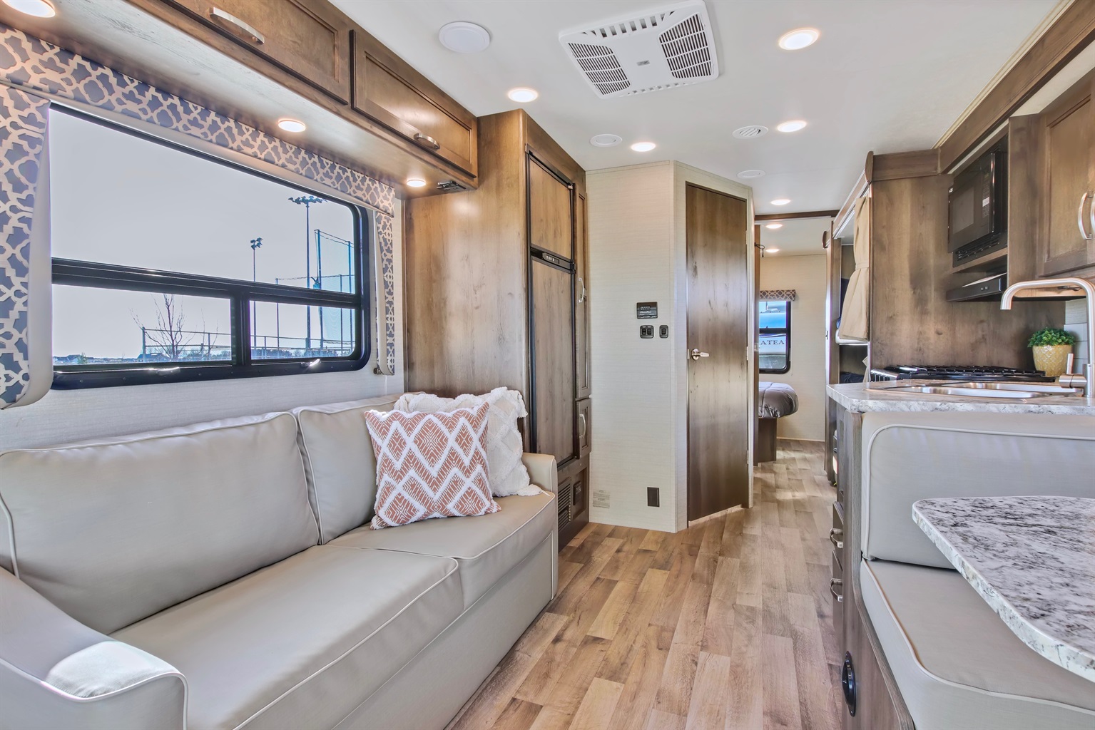 2019-luxury-jayco-redhawk-with-bunk-beds/