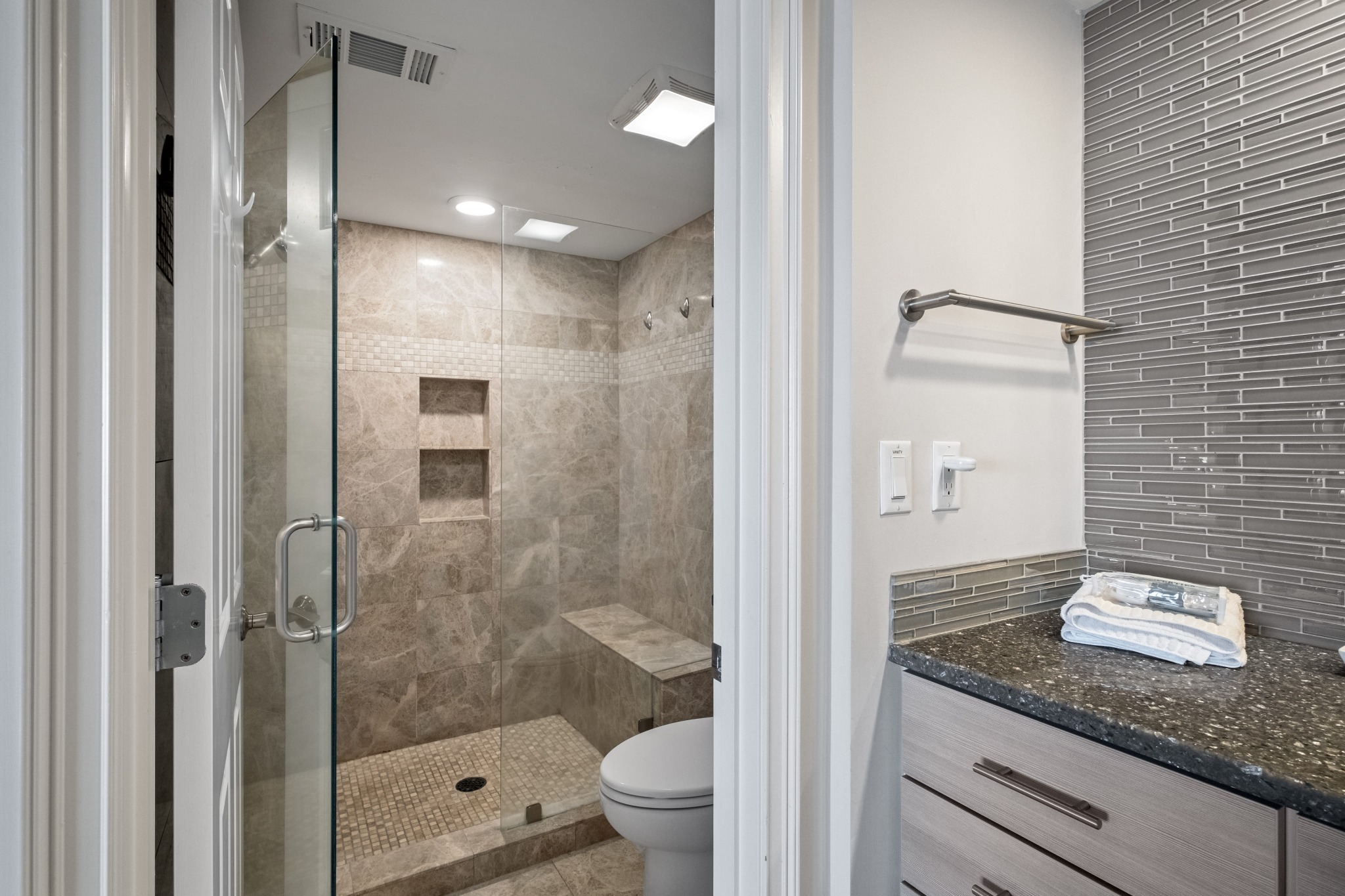 Master bath Master bath - Oceanfront Villamare 3524! - Hilton Head Island