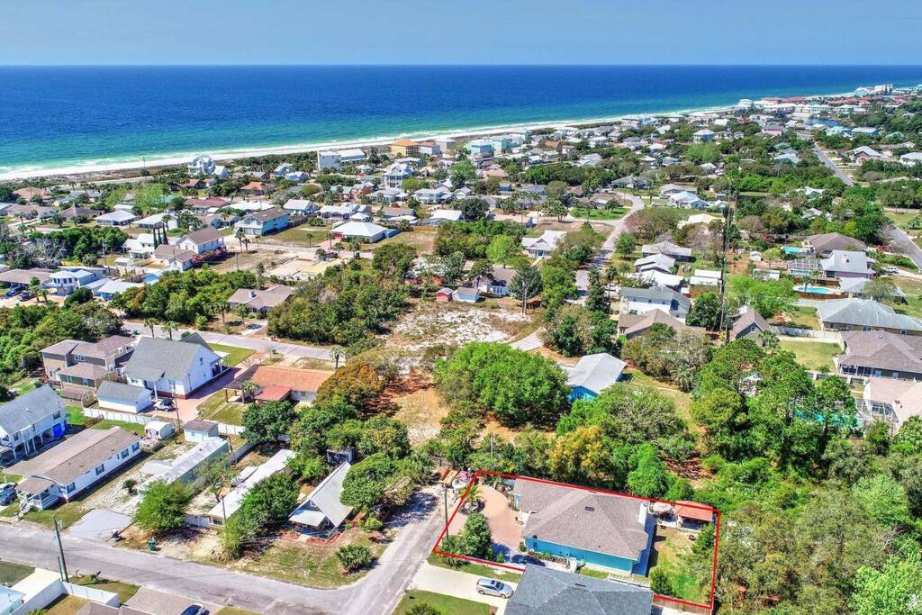 WALK to BEACH from the Blue Pearl Home is a breeze - Inlet Beach WALK to BEACH from the Blue Pearl Home is a breeze - Inlet Beach