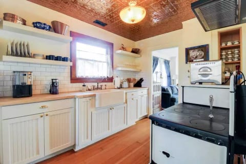 The Valley Wine Cottage - Historic Luxury