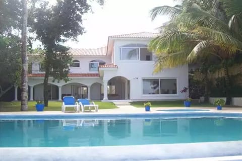 Escondido Bay - 5 br villa