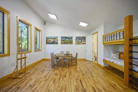 Studio bunk room with 4 twin beds