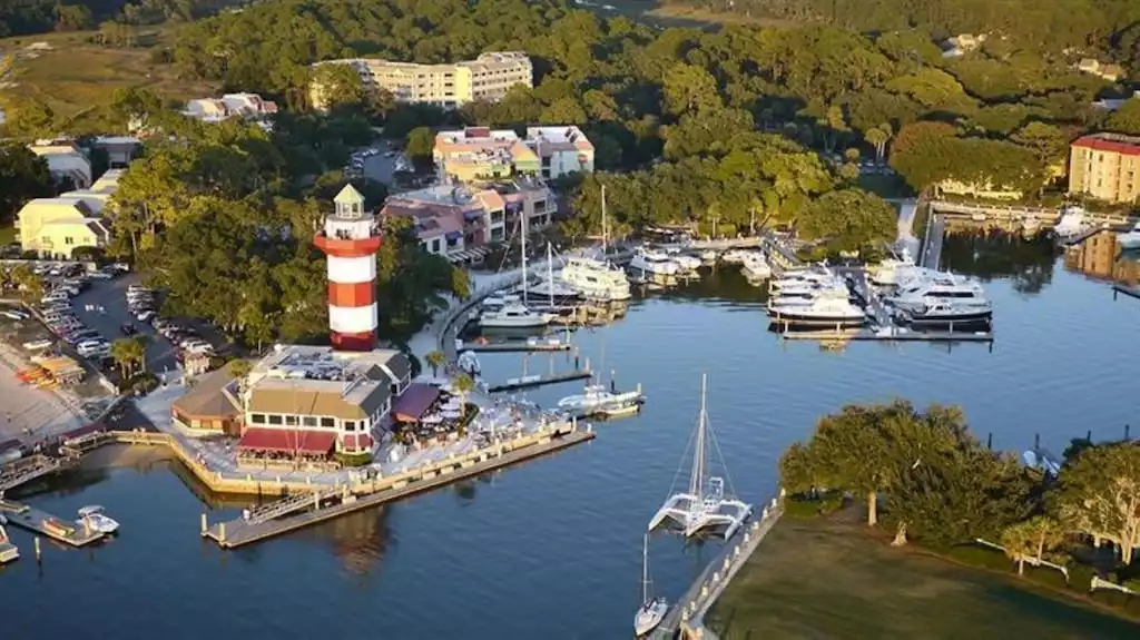 BIKE TO HARBOR TOWN FOR DINNER. YOU CAN ALSO YACHT THERE. PLENTY BOAT PARKING... - MyBeachIsYourBeach in Evian: Beach & Lots More! - Hilton Head Island