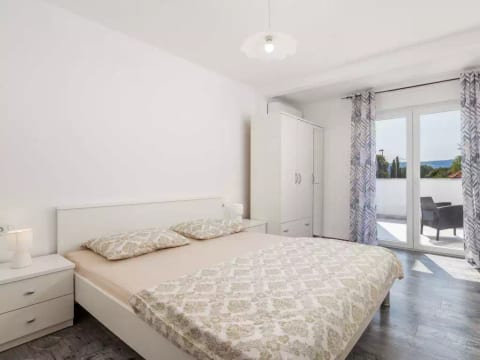 Villa Mira