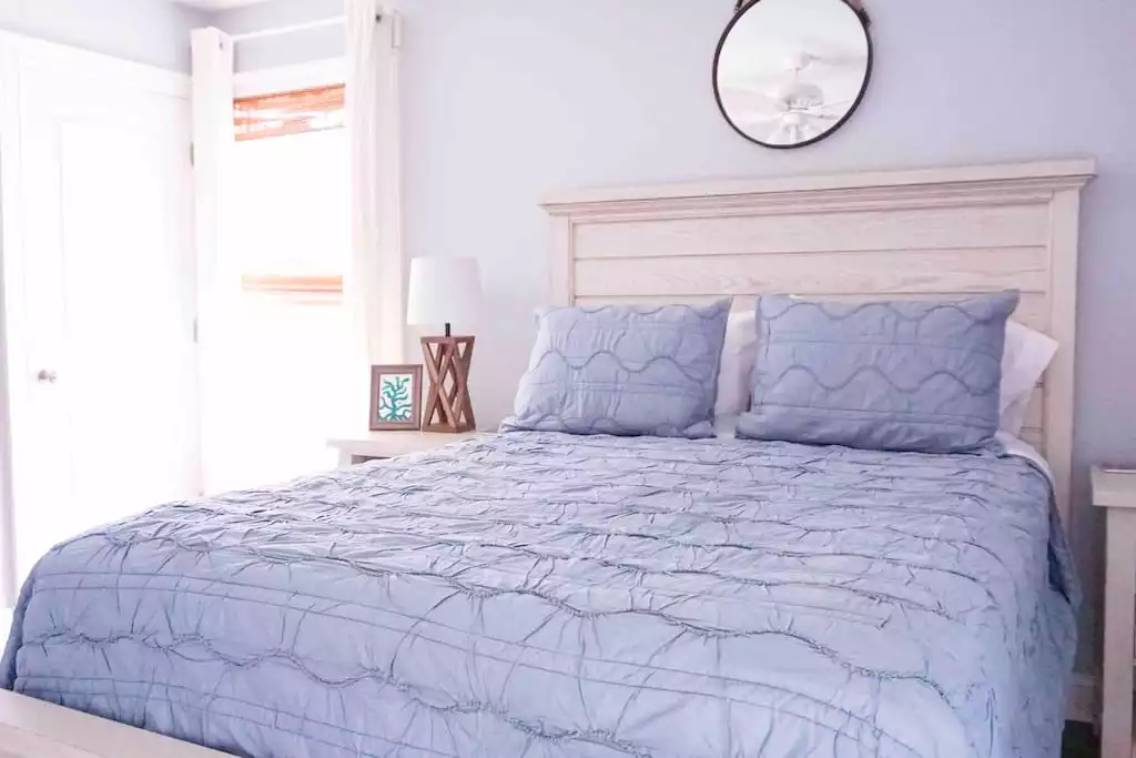 Master bedroom with en-suite bath. Cable television in master bedroom. - Private Home/Beach/Bases/Fire pit/Wi-Fi/Grill - Norfolk