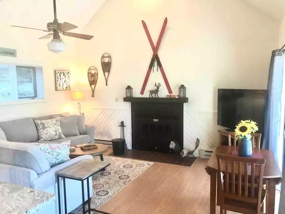 Cozy, clean Wintergreen condo