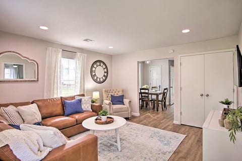 The Cottage On Walnut - Freshly Updated Getaway!