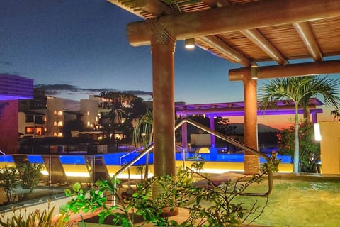 Luxury Condo in Romantic Zone, 2 Blocks from Beach