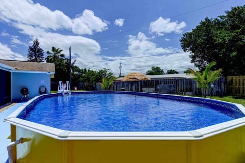 Near USSSA w/king beds| Heated Pool| Beach 10mins