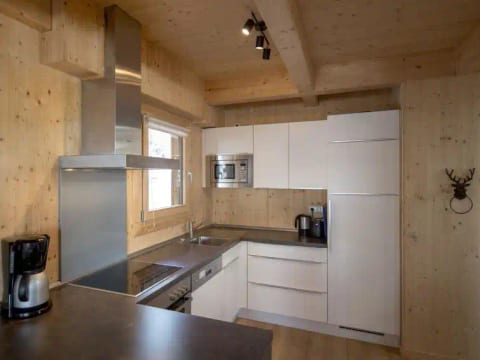 #32 mit IR-Sauna & Sprudelwanne Innen